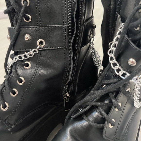 BLACK PLATFORM CHAIN BOOTS - Picture 5 of 5